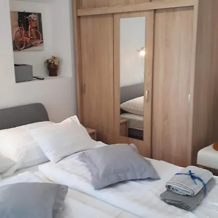 Gabriella - Vizparti Lejlighed *