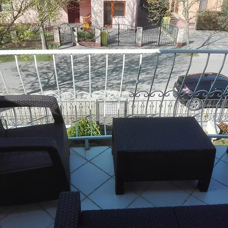Gabriella - Vizparti Apartman *