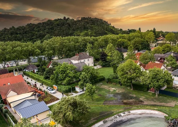 Gabriella - Vizparti Apartment Balatonboglar